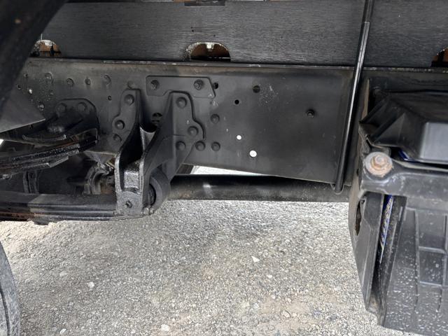 ファイター ２．９ｔ吊４段クレーン　木平　タダノ　ＺＥ３０４ＭＨ　フックイン　ラジコン　５，５００×２，１１０　外装仕上げ済　積載２．８ｔ　Ｆ６　６速　マニュアル　古河ユニック　ＵＮＩＣ　吊ｔ数２．９ｔ吊　４段ブーム　送信機　４ｔクレーン（27枚目）