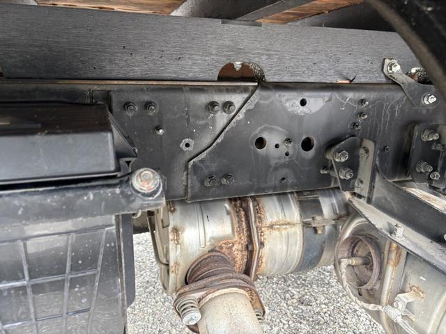 ファイター ２．９ｔ吊４段クレーン　木平　タダノ　ＺＥ３０４ＭＨ　フックイン　ラジコン　５，５００×２，１１０　外装仕上げ済　積載２．８ｔ　Ｆ６　６速　マニュアル　古河ユニック　ＵＮＩＣ　吊ｔ数２．９ｔ吊　４段ブーム　送信機　４ｔクレーン（28枚目）