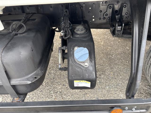 ファイター ２．９ｔ吊４段クレーン　木平　タダノ　ＺＥ３０４ＭＨ　フックイン　ラジコン　５，５００×２，１１０　外装仕上げ済　積載２．８ｔ　Ｆ６　６速　マニュアル　古河ユニック　ＵＮＩＣ　吊ｔ数２．９ｔ吊　４段ブーム　送信機　４ｔクレーン（31枚目）