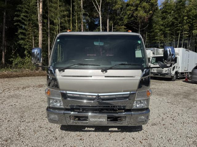 キャンター セーフティーローダー　カスタム　フラトップゼロ　新品エンジンＡＳＳＹ交換（記録簿有り）　極東開発　ＪＮ０２－４５　　ウインチ　ラジコン　左右アオリ開閉式　荷台長５，７２０ｍｍ　車検付　積載３．１ｔ　Ｉ５　５速　マニュアル　車載車　セフティーローダー（6枚目）