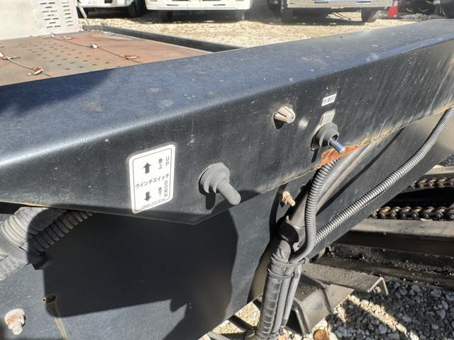 キャンター セーフティーローダー　カスタム　フラトップゼロ　新品エンジンＡＳＳＹ交換（記録簿有り）　極東開発　ＪＮ０２－４５　　ウインチ　ラジコン　左右アオリ開閉式　荷台長５，７２０ｍｍ　車検付　積載３．１ｔ　Ｉ５　５速　マニュアル　車載車　セフティーローダー（15枚目）