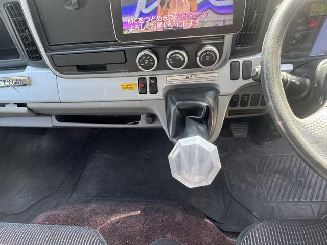 キャンター セーフティーローダー　カスタム　フラトップゼロ　新品エンジンＡＳＳＹ交換（記録簿有り）　極東開発　ＪＮ０２－４５　　ウインチ　ラジコン　左右アオリ開閉式　荷台長５，７２０ｍｍ　車検付　積載３．１ｔ　Ｉ５　５速　マニュアル　車載車　セフティーローダー（35枚目）