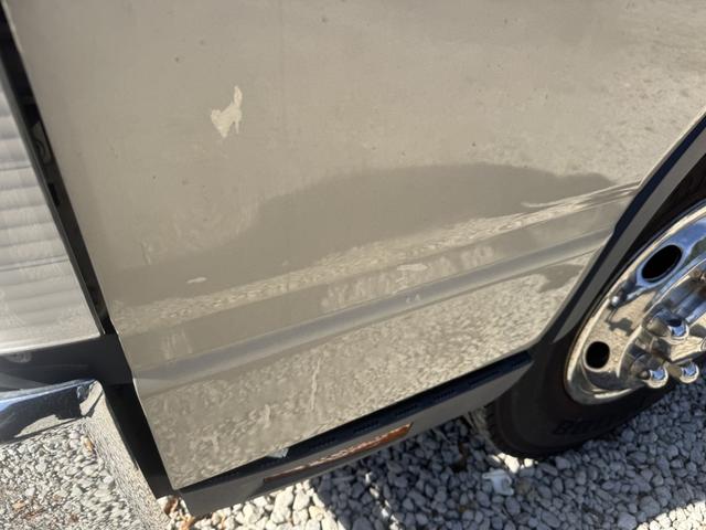 キャンター セーフティーローダー　カスタム　フラトップゼロ　新品エンジンＡＳＳＹ交換（記録簿有り）　極東開発　ＪＮ０２－４５　　ウインチ　ラジコン　左右アオリ開閉式　荷台長５，７２０ｍｍ　車検付　積載３．１ｔ　Ｉ５　５速　マニュアル　車載車　セフティーローダー（46枚目）