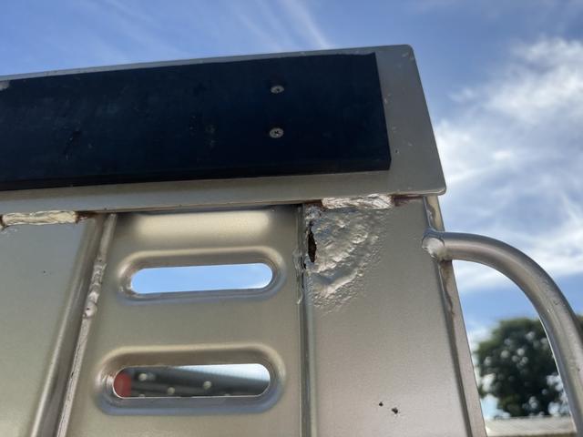 キャンター セーフティーローダー　カスタム　フラトップゼロ　新品エンジンＡＳＳＹ交換（記録簿有り）　極東開発　ＪＮ０２－４５　　ウインチ　ラジコン　左右アオリ開閉式　荷台長５，７２０ｍｍ　車検付　積載３．１ｔ　Ｉ５　５速　マニュアル　車載車　セフティーローダー（48枚目）