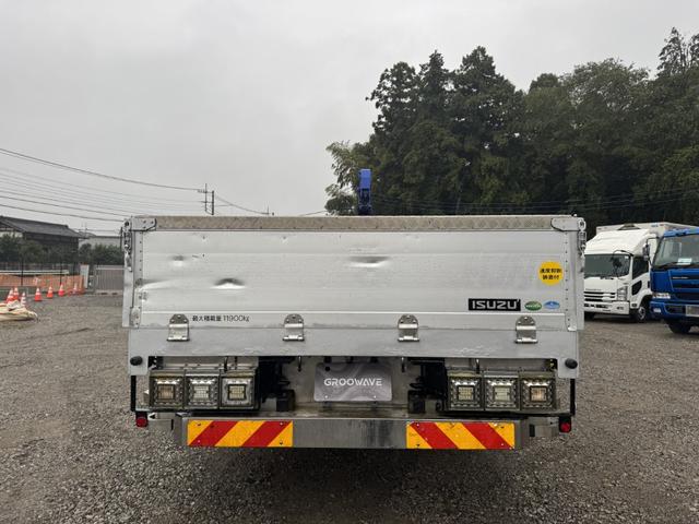 ギガ 2.9t吊4段クレーン アルミブロック 4軸低床 エアサス タダノ ZE504HRE ラジコン フックイン 8,670×2,390 積載11.9t F7 7速 マニュアル フルメッキ リターダ 吊t数2.9t吊 4段ブーム 古河ユニック UNIC 大型クレーン(8枚目)