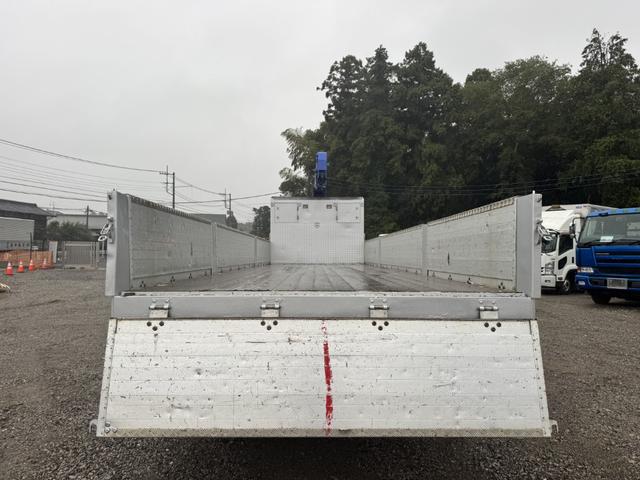 ギガ 2.9t吊4段クレーン アルミブロック 4軸低床 エアサス タダノ ZE504HRE ラジコン フックイン 8,670×2,390 積載11.9t F7 7速 マニュアル フルメッキ リターダ 吊t数2.9t吊 4段ブーム 古河ユニック UNIC 大型クレーン(9枚目)