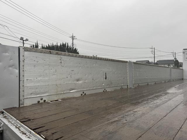 ギガ 2.9t吊4段クレーン アルミブロック 4軸低床 エアサス タダノ ZE504HRE ラジコン フックイン 8,670×2,390 積載11.9t F7 7速 マニュアル フルメッキ リターダ 吊t数2.9t吊 4段ブーム 古河ユニック UNIC 大型クレーン(10枚目)