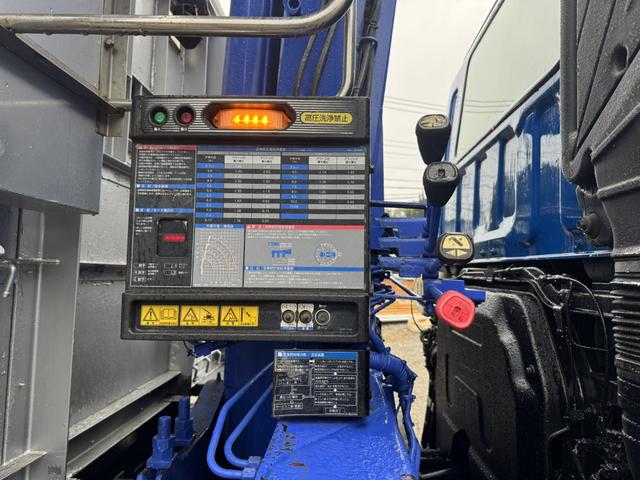 ギガ 2.9t吊4段クレーン アルミブロック 4軸低床 エアサス タダノ ZE504HRE ラジコン フックイン 8,670×2,390 積載11.9t F7 7速 マニュアル フルメッキ リターダ 吊t数2.9t吊 4段ブーム 古河ユニック UNIC 大型クレーン(20枚目)