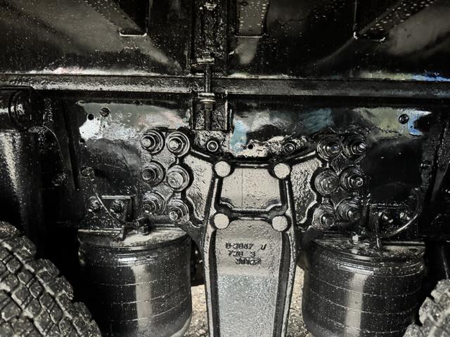 ギガ 2.9t吊4段クレーン アルミブロック 4軸低床 エアサス タダノ ZE504HRE ラジコン フックイン 8,670×2,390 積載11.9t F7 7速 マニュアル フルメッキ リターダ 吊t数2.9t吊 4段ブーム 古河ユニック UNIC 大型クレーン(27枚目)