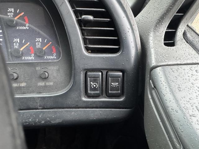 ギガ 2.9t吊4段クレーン アルミブロック 4軸低床 エアサス タダノ ZE504HRE ラジコン フックイン 8,670×2,390 積載11.9t F7 7速 マニュアル フルメッキ リターダ 吊t数2.9t吊 4段ブーム 古河ユニック UNIC 大型クレーン(40枚目)