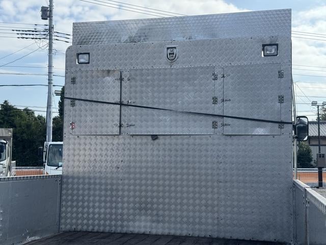 クオン アルミブロック 4軸低床 エアサス 5方開 引出しフック14対 スタンションホール1ケ センタースタンションホール3対 9,500×2,360 積載14t シフト:エスコットV 2ペダル アルミアオリ アルミ平 平ボディー(14枚目)