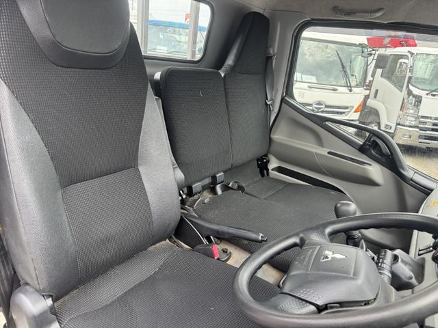 キャンター 木平　標準セミロング　走行３７千ｋｍ　床板張り替え済み　３方開　丸かんフック２対　積載３ｔ　Ｉ５　５速　マニュアル　平ボディー　平ボデー　ＥＴＣ２．０　バックカメラ　ＬＤＷＳ　アクティブブレーキアシスト（ＡＭＢ）（22枚目）