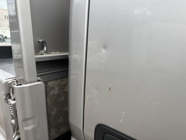 キャンター 木平　標準セミロング　走行３７千ｋｍ　床板張り替え済み　３方開　丸かんフック２対　積載３ｔ　Ｉ５　５速　マニュアル　平ボディー　平ボデー　ＥＴＣ２．０　バックカメラ　ＬＤＷＳ　アクティブブレーキアシスト（ＡＭＢ）（38枚目）