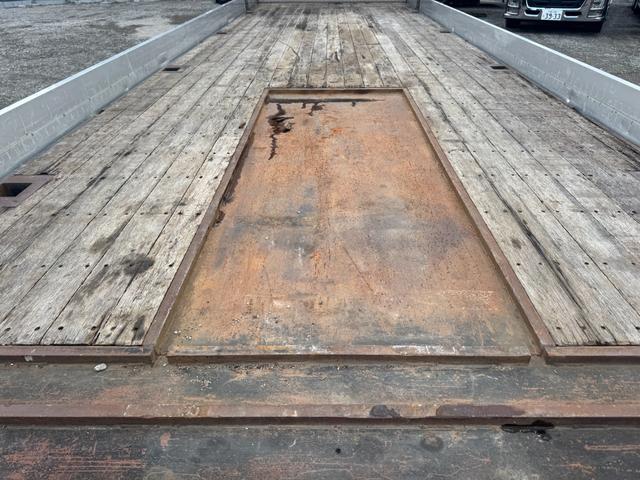 ギガ 2.9t吊4段セルフクレーン アルミブロック 4軸低床 古河ユニック URU504HN フックイン ラジコン スロープハンガー あゆみ板 8,600×2,330 積載11.8t アルミホイール 車検付 フルメッキ シフト:スムーサーG 3ペダル(12枚目)