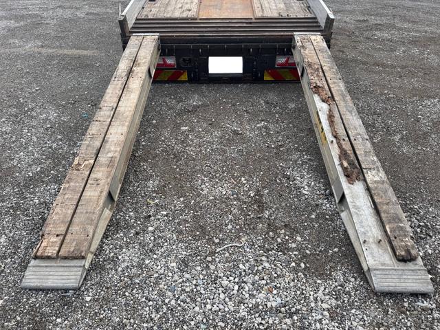 ギガ 2.9t吊4段セルフクレーン アルミブロック 4軸低床 古河ユニック URU504HN フックイン ラジコン スロープハンガー あゆみ板 8,600×2,330 積載11.8t アルミホイール 車検付 フルメッキ シフト:スムーサーG 3ペダル(15枚目)