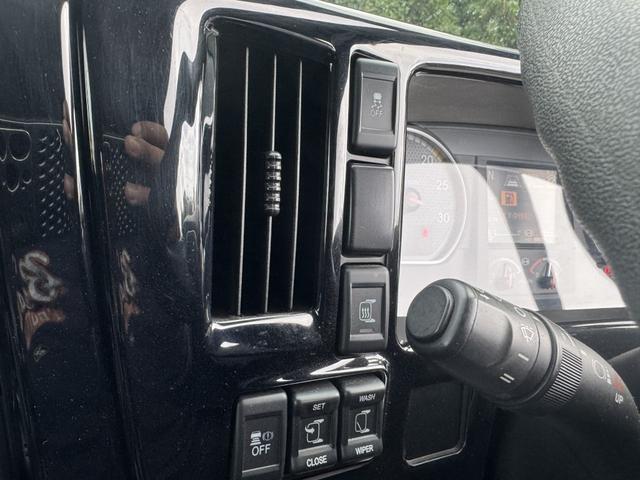 ギガ 2.9t吊4段セルフクレーン アルミブロック 4軸低床 古河ユニック URU504HN フックイン ラジコン スロープハンガー あゆみ板 8,600×2,330 積載11.8t アルミホイール 車検付 フルメッキ シフト:スムーサーG 3ペダル(41枚目)