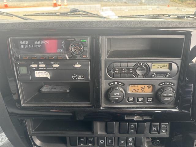 ギガ 2.9t吊4段セルフクレーン アルミブロック 4軸低床 古河ユニック URU504HN フックイン ラジコン スロープハンガー あゆみ板 8,600×2,330 積載11.8t アルミホイール 車検付 フルメッキ シフト:スムーサーG 3ペダル(43枚目)