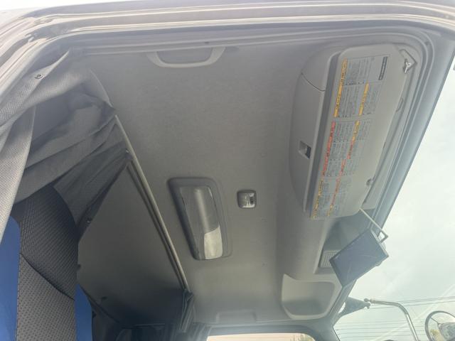 ギガ 2.9t吊4段セルフクレーン アルミブロック 4軸低床 古河ユニック URU504HN フックイン ラジコン スロープハンガー あゆみ板 8,600×2,330 積載11.8t アルミホイール 車検付 フルメッキ シフト:スムーサーG 3ペダル(50枚目)