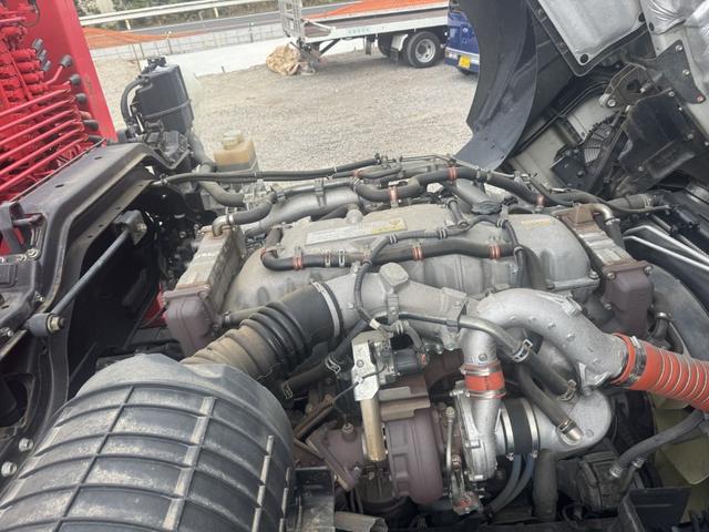 ギガ 2.9t吊4段セルフクレーン アルミブロック 4軸低床 古河ユニック URU504HN フックイン ラジコン スロープハンガー あゆみ板 8,600×2,330 積載11.8t アルミホイール 車検付 フルメッキ シフト:スムーサーG 3ペダル(51枚目)