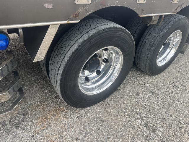 ギガ 2.9t吊4段セルフクレーン アルミブロック 4軸低床 古河ユニック URU504HN フックイン ラジコン スロープハンガー あゆみ板 8,600×2,330 積載11.8t アルミホイール 車検付 フルメッキ シフト:スムーサーG 3ペダル(54枚目)