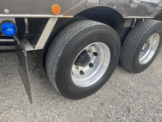 ギガ 2.9t吊4段セルフクレーン アルミブロック 4軸低床 古河ユニック URU504HN フックイン ラジコン スロープハンガー あゆみ板 8,600×2,330 積載11.8t アルミホイール 車検付 フルメッキ シフト:スムーサーG 3ペダル(60枚目)