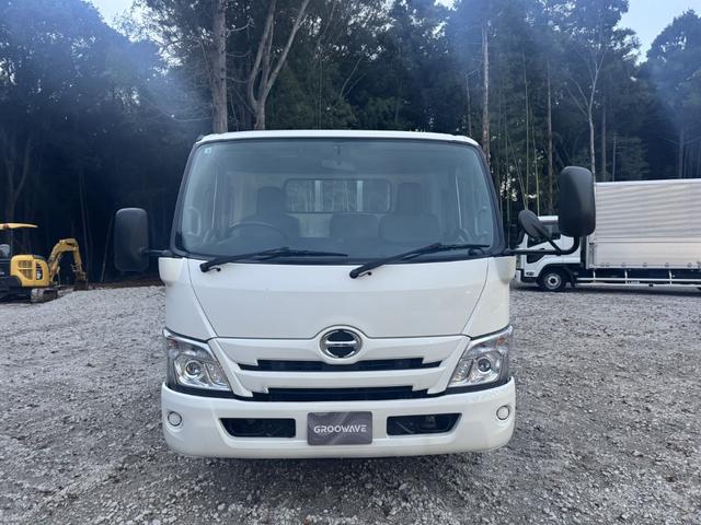 デュトロ 木平 ワイドロング 4,370×2,090 3方開 丸かんフック3対 精工ラック 走行53千km 積載2t F6 6速 マニュアル 平ボディー 平ボデー ETC1.0 アイドリングストップ LEDヘッドライト(6枚目)