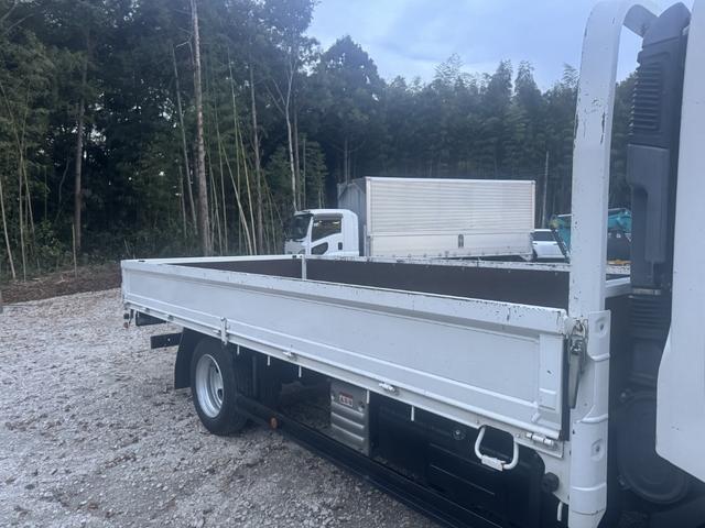 デュトロ 木平 ワイドロング 4,370×2,090 3方開 丸かんフック3対 精工ラック 走行53千km 積載2t F6 6速 マニュアル 平ボディー 平ボデー ETC1.0 アイドリングストップ LEDヘッドライト(7枚目)