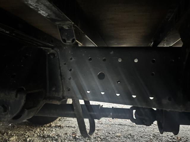 デュトロ 木平 ワイドロング 4,370×2,090 3方開 丸かんフック3対 精工ラック 走行53千km 積載2t F6 6速 マニュアル 平ボディー 平ボデー ETC1.0 アイドリングストップ LEDヘッドライト(18枚目)