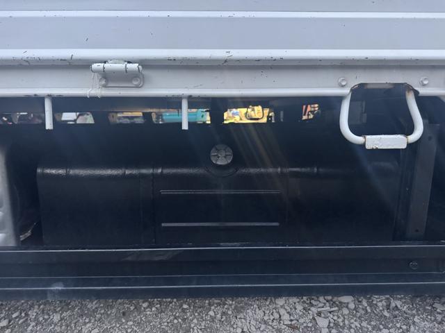 デュトロ 木平 ワイドロング 4,370×2,090 3方開 丸かんフック3対 精工ラック 走行53千km 積載2t F6 6速 マニュアル 平ボディー 平ボデー ETC1.0 アイドリングストップ LEDヘッドライト(22枚目)