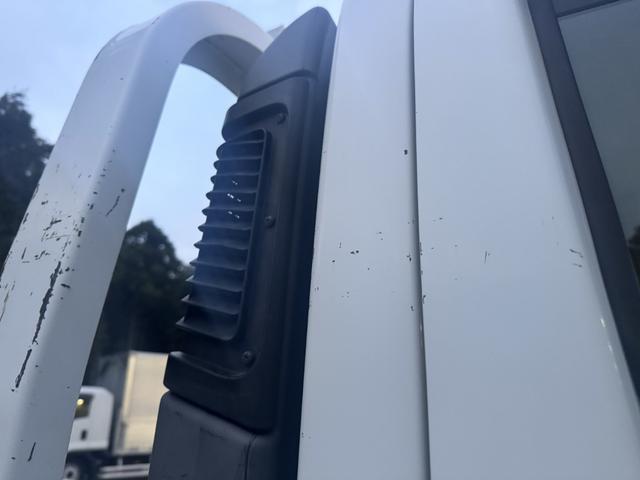 デュトロ 木平 ワイドロング 4,370×2,090 3方開 丸かんフック3対 精工ラック 走行53千km 積載2t F6 6速 マニュアル 平ボディー 平ボデー ETC1.0 アイドリングストップ LEDヘッドライト(40枚目)