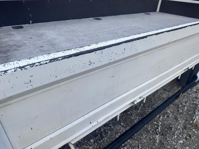 デュトロ 木平 ワイドロング 4,370×2,090 3方開 丸かんフック3対 精工ラック 走行53千km 積載2t F6 6速 マニュアル 平ボディー 平ボデー ETC1.0 アイドリングストップ LEDヘッドライト(50枚目)