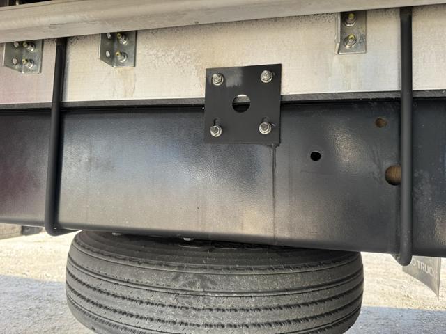 コンドル アルミウイング ワイド ベッド付 エアサス 6,230×2,400×2,400 日本フルハーフ リア観音扉 引出しフック5対 ラッシング2段 積載2.95t F6 6速 マニュアル 4tウイング バックカメラ エアサスコントローラー(27枚目)