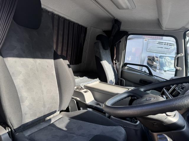 コンドル アルミウイング ワイド ベッド付 エアサス 6,230×2,400×2,400 日本フルハーフ リア観音扉 引出しフック5対 ラッシング2段 積載2.95t F6 6速 マニュアル 4tウイング バックカメラ エアサスコントローラー(30枚目)