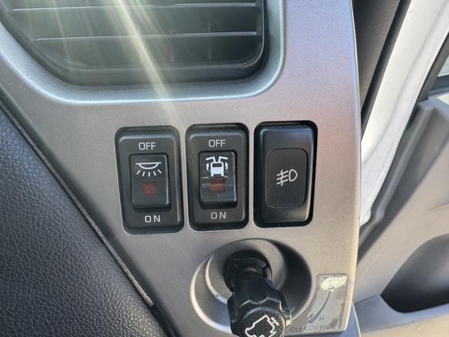 コンドル アルミウイング ワイド ベッド付 エアサス 6,230×2,400×2,400 日本フルハーフ リア観音扉 引出しフック5対 ラッシング2段 積載2.95t F6 6速 マニュアル 4tウイング バックカメラ エアサスコントローラー(32枚目)