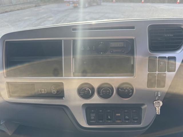 コンドル アルミウイング ワイド ベッド付 エアサス 6,230×2,400×2,400 日本フルハーフ リア観音扉 引出しフック5対 ラッシング2段 積載2.95t F6 6速 マニュアル 4tウイング バックカメラ エアサスコントローラー(33枚目)