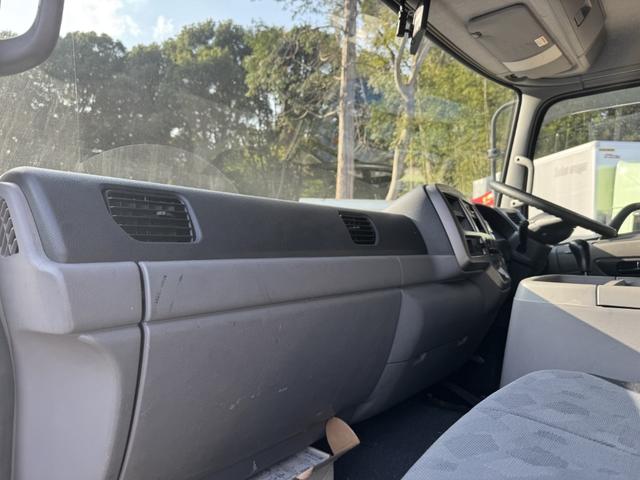 コンドル アルミウイング ワイド ベッド付 エアサス 6,230×2,400×2,400 日本フルハーフ リア観音扉 引出しフック5対 ラッシング2段 積載2.95t F6 6速 マニュアル 4tウイング バックカメラ エアサスコントローラー(40枚目)