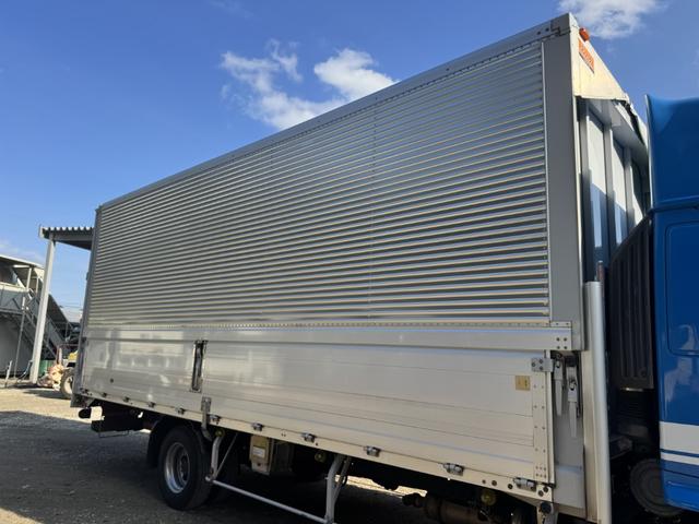 ヒノレンジャー アルミウイング ワイド ベッド付 ハイルーフ 6,270×2,400×2,420 トランテックス リア観音扉 ラッシング2段 引出しフック5対 積載3.05t F6 6速 マニュアル 4t ウイング バックカメラ アイドリングストップ(6枚目)