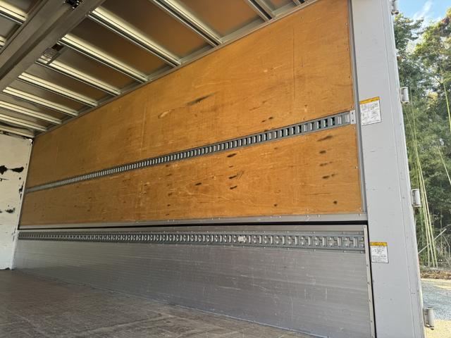 ヒノレンジャー アルミウイング ワイド ベッド付 ハイルーフ 6,270×2,400×2,420 トランテックス リア観音扉 ラッシング2段 引出しフック5対 積載3.05t F6 6速 マニュアル 4t ウイング バックカメラ アイドリングストップ(11枚目)