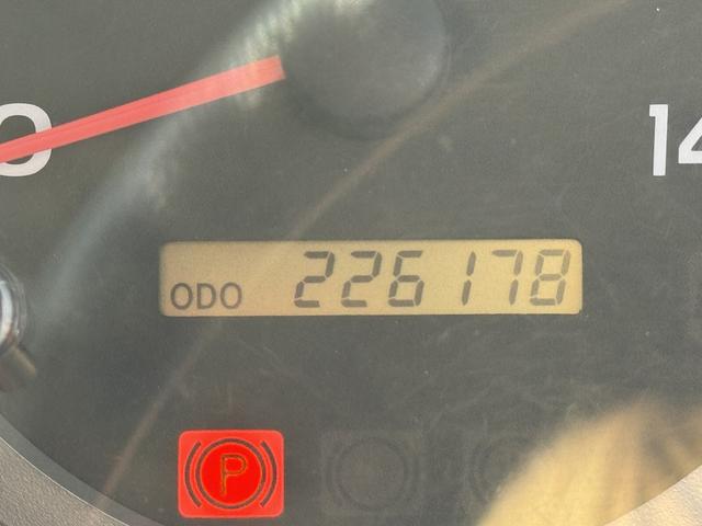 ヒノレンジャー アルミウイング ワイド ベッド付 ハイルーフ 6,270×2,400×2,420 トランテックス リア観音扉 ラッシング2段 引出しフック5対 積載3.05t F6 6速 マニュアル 4t ウイング バックカメラ アイドリングストップ(29枚目)