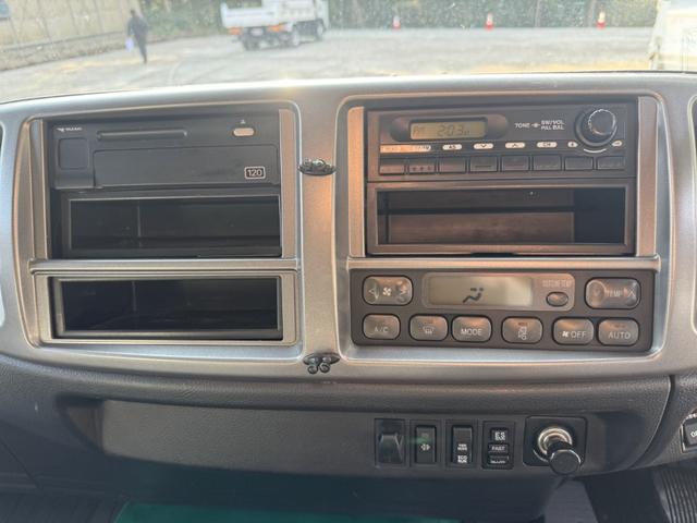 ヒノレンジャー アルミウイング ワイド ベッド付 ハイルーフ 6,270×2,400×2,420 トランテックス リア観音扉 ラッシング2段 引出しフック5対 積載3.05t F6 6速 マニュアル 4t ウイング バックカメラ アイドリングストップ(30枚目)