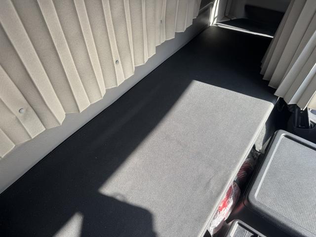 ヒノレンジャー アルミウイング ワイド ベッド付 ハイルーフ 6,270×2,400×2,420 トランテックス リア観音扉 ラッシング2段 引出しフック5対 積載3.05t F6 6速 マニュアル 4t ウイング バックカメラ アイドリングストップ(31枚目)