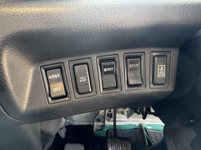 ヒノレンジャー アルミウイング ワイド ベッド付 ハイルーフ 6,270×2,400×2,420 トランテックス リア観音扉 ラッシング2段 引出しフック5対 積載3.05t F6 6速 マニュアル 4t ウイング バックカメラ アイドリングストップ(34枚目)