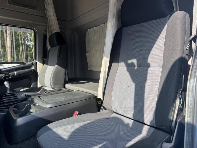 ヒノレンジャー アルミウイング ワイド ベッド付 ハイルーフ 6,270×2,400×2,420 トランテックス リア観音扉 ラッシング2段 引出しフック5対 積載3.05t F6 6速 マニュアル 4t ウイング バックカメラ アイドリングストップ(39枚目)