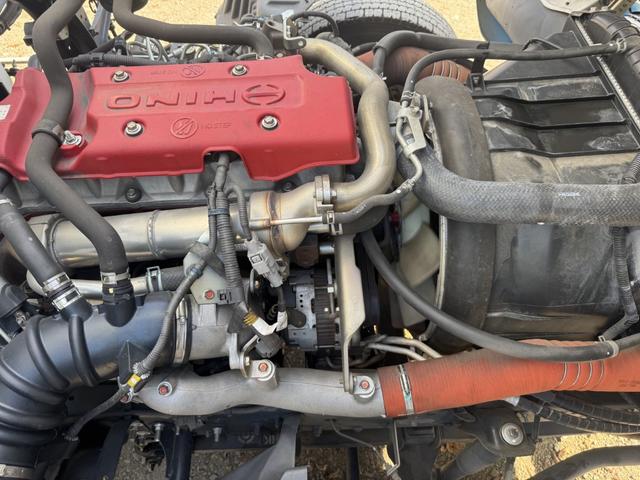 ヒノレンジャー アルミウイング ワイド ベッド付 ハイルーフ 6,270×2,400×2,420 トランテックス リア観音扉 ラッシング2段 引出しフック5対 積載3.05t F6 6速 マニュアル 4t ウイング バックカメラ アイドリングストップ(41枚目)