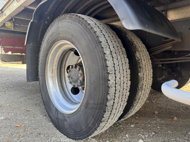 ヒノレンジャー アルミウイング ワイド ベッド付 ハイルーフ 6,270×2,400×2,420 トランテックス リア観音扉 ラッシング2段 引出しフック5対 積載3.05t F6 6速 マニュアル 4t ウイング バックカメラ アイドリングストップ(44枚目)