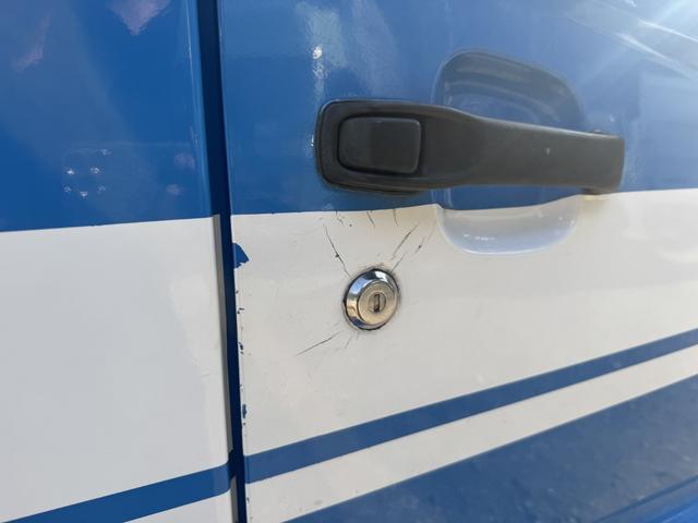 ヒノレンジャー アルミウイング ワイド ベッド付 ハイルーフ 6,270×2,400×2,420 トランテックス リア観音扉 ラッシング2段 引出しフック5対 積載3.05t F6 6速 マニュアル 4t ウイング バックカメラ アイドリングストップ(48枚目)