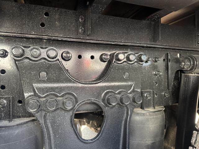 プロフィア 低温冷凍車 4軸低床 エアサス 菱重 -35℃設定 エバハウス スタンバイ サブエンジン 9,430×2,280×2,450 矢野特殊 サイド観音扉 ジョロダーレール ステンレス使用 積載13t リターダ 車検付 F7 マニュアル(25枚目)