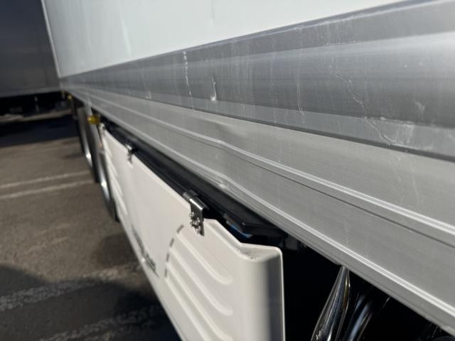 プロフィア 低温冷凍車 4軸低床 エアサス 菱重 -35℃設定 エバハウス スタンバイ サブエンジン 9,430×2,280×2,450 矢野特殊 サイド観音扉 ジョロダーレール ステンレス使用 積載13t リターダ 車検付 F7 マニュアル(54枚目)