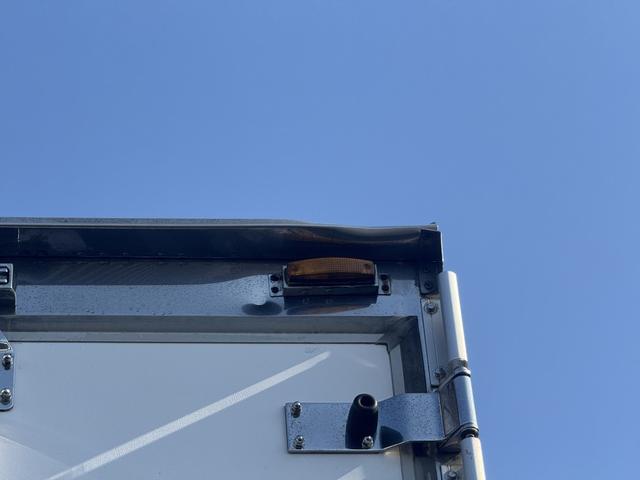 プロフィア 低温冷凍車 4軸低床 エアサス 菱重 -35℃設定 エバハウス スタンバイ サブエンジン 9,430×2,280×2,450 矢野特殊 サイド観音扉 ジョロダーレール ステンレス使用 積載13t リターダ 車検付 F7 マニュアル(56枚目)