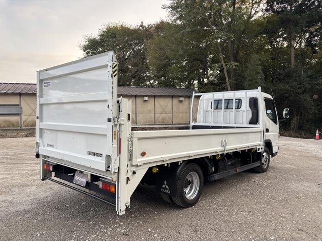 キャンター 木平　ワイドロング　垂直ゲート　走行７６千ｋｍ　積載２ｔ　Ｉ５　５速　マニュアル　新明和　パワーゲート　ゲート付き　平ボディー　平ボデー　２ｔ平　ＥＴＣ１．０（4枚目）